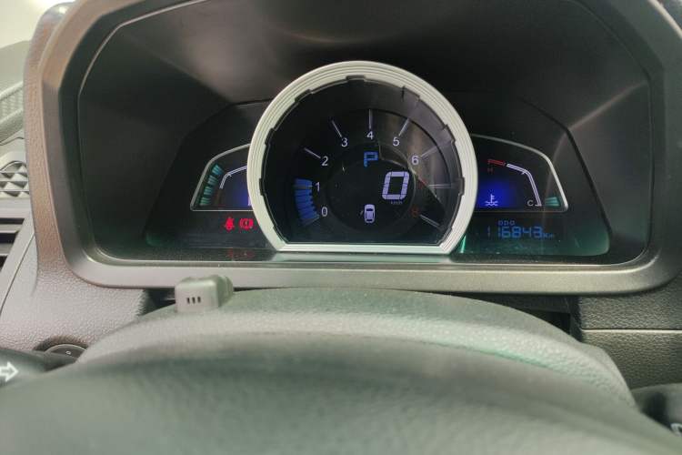 Used Luxgen U6 SUV 2015 1.8T Enhanced Charm Edition Odometer Close Up
