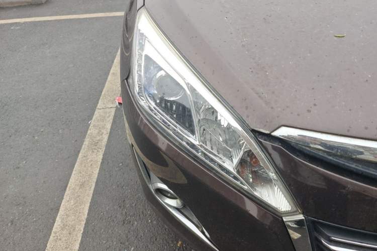 Used Luxgen U6 SUV 2015 1.8T Fashion Edition Right Front Headlight