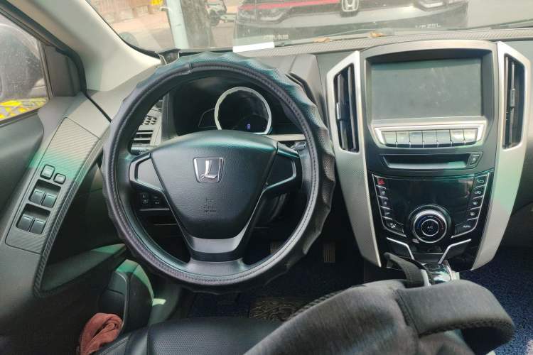 Used Luxgen U6 SUV 2015 1.8T Enhanced Charm Edition Steering Wheel