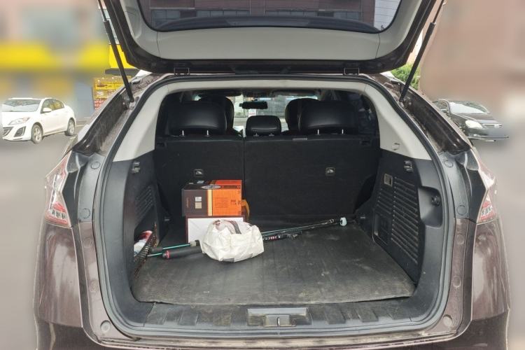 Used Luxgen U6 SUV 2015 1.8T Fashion Edition Trunk