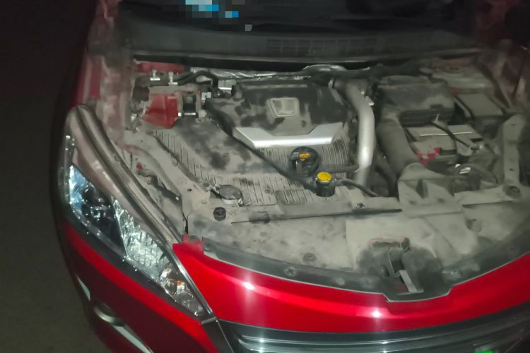 Used Luxgen U6 SUV 2015 1.8T Charm Model Engine Bay Right