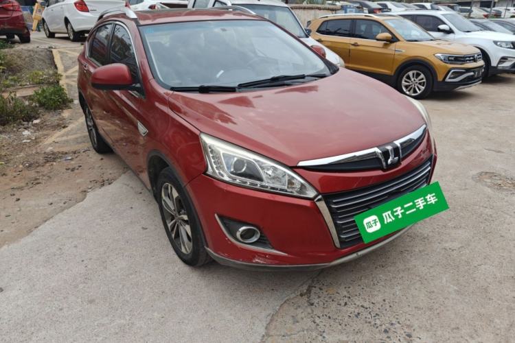 Used Luxgen U6 SUV 2015 1.8T Fashion Edition Front Right 45 Deg