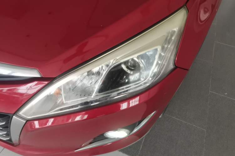 Used Luxgen U6 SUV 2015 1.8T Charm Model Left Front Headlight