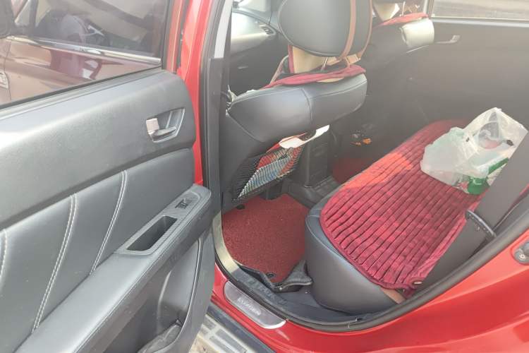 Used Luxgen U6 SUV 2015 1.8T Fashion Edition Left Rear Seat