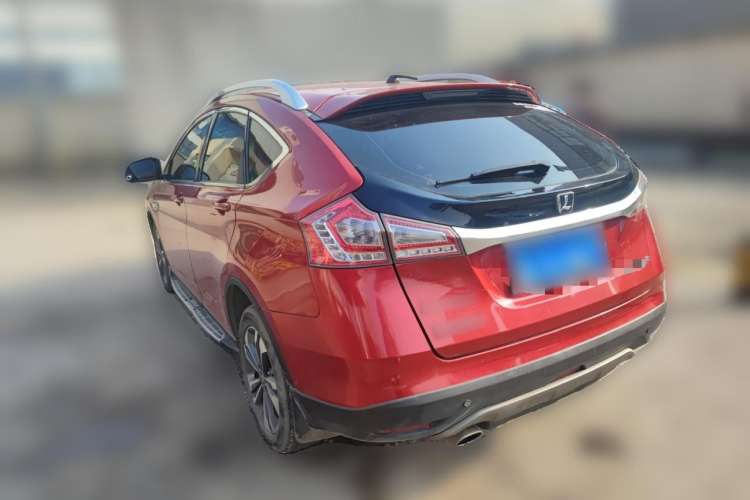 Used Luxgen U6 SUV 2015 1.8T Fashion Edition Rear Left 45 Deg