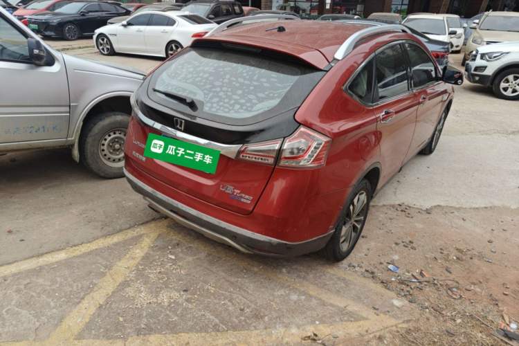 Used Luxgen U6 SUV 2015 1.8T Fashion Edition Rear Right 45 Deg
