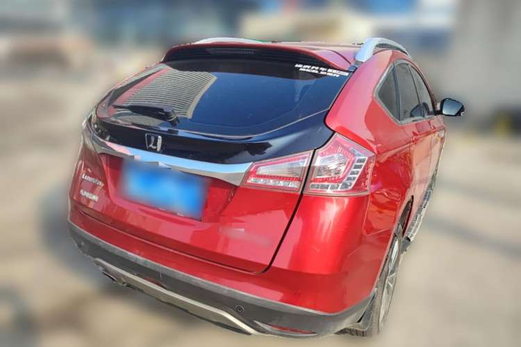Used Luxgen U6 SUV 2015 1.8T Fashion Edition Rear Right 45 Deg