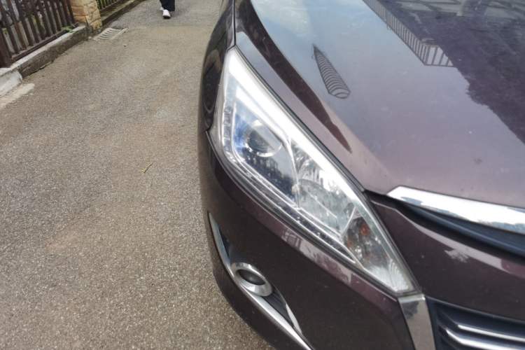 Used Luxgen U6 SUV 2015 1.8T Fashion-Upgraded Model Right Front Headlight