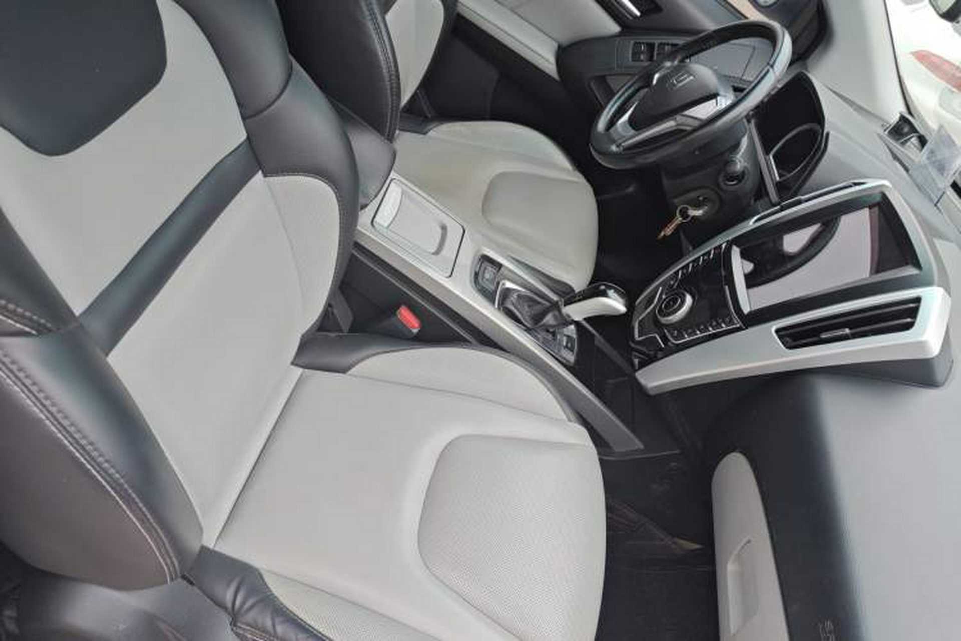 Used Luxgen U6 SUV 2015 1.8T Fashion Edition Right Front Seat