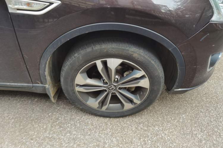 Used Luxgen U6 SUV 2015 1.8T Fashion-Upgraded Model Right Front Wheel Hub