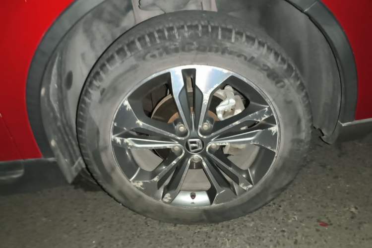 Used Luxgen U6 SUV 2015 1.8T Charm Model Right Front Wheel Hub