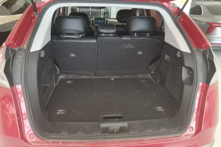 Used Luxgen U6 SUV 2015 1.8T Enhanced Charm Edition Trunk
