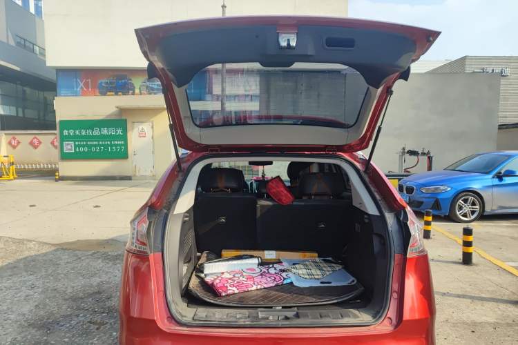 Used Luxgen U6 SUV 2015 1.8T Fashion Edition Trunk
