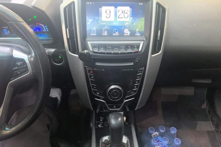 Used Luxgen U6 SUV 2015 1.8T ZhiZun Model Audio And AC Panel