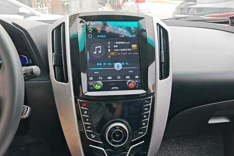 Used Luxgen U6 SUV 2015 1.8T Enhanced Charm Edition Audio And AC Panel