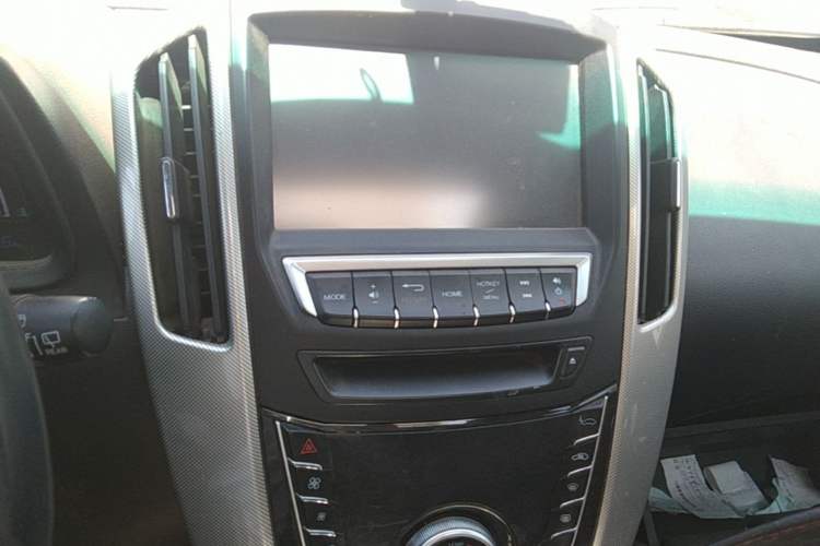 Used Luxgen U6 SUV 2015 1.8T Fashion Edition Audio And AC Panel