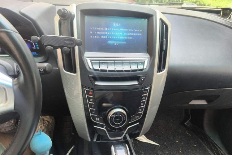 Used Luxgen U6 SUV 2015 1.8T Fashion Edition Audio And AC Panel