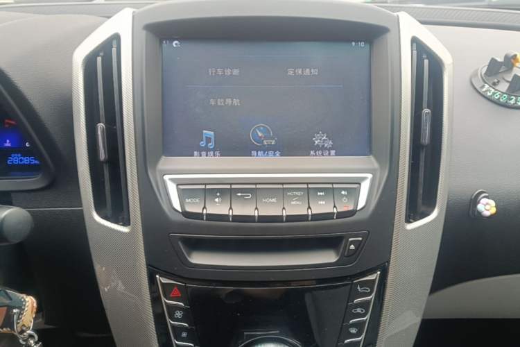 Used Luxgen U6 SUV 2015 1.8T Charm Model Audio And AC Panel