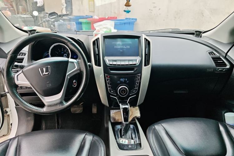 Used Luxgen U6 SUV 2015 1.8T Fashion Edition Center Console