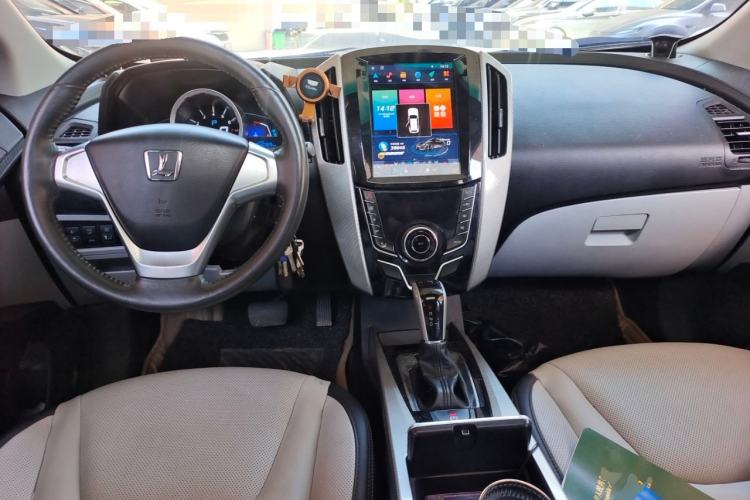 Used Luxgen U6 SUV 2015 1.8T Fashion Edition Center Console