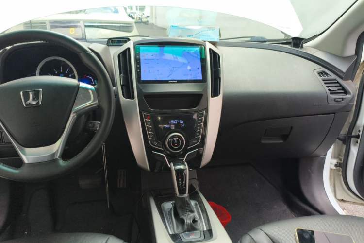 Used Luxgen U6 SUV 2015 1.8T Fashion Edition Center Console