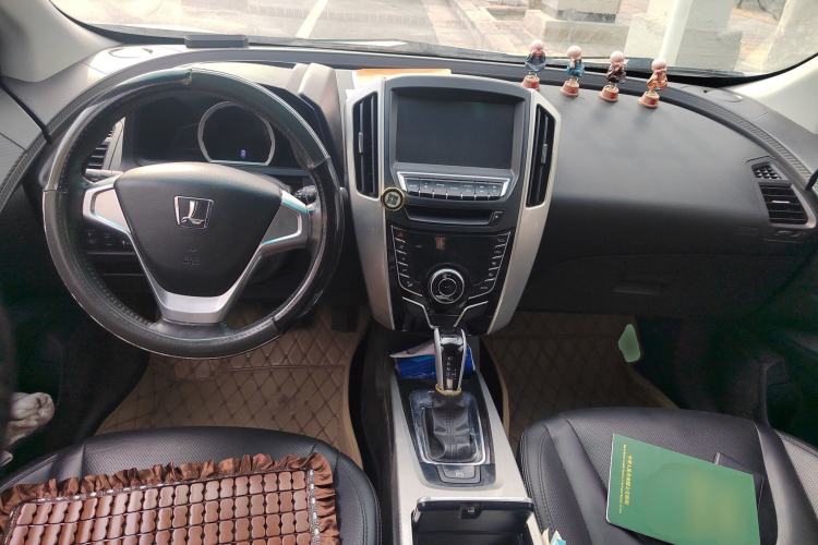 Used Luxgen U6 SUV 2015 1.8T Fashion Edition Center Console