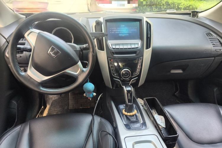 Used Luxgen U6 SUV 2015 1.8T Fashion Edition Center Console