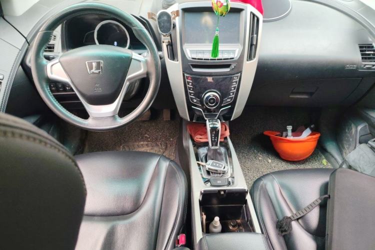 Used Luxgen U6 SUV 2015 1.8T Fashion Edition Center Console