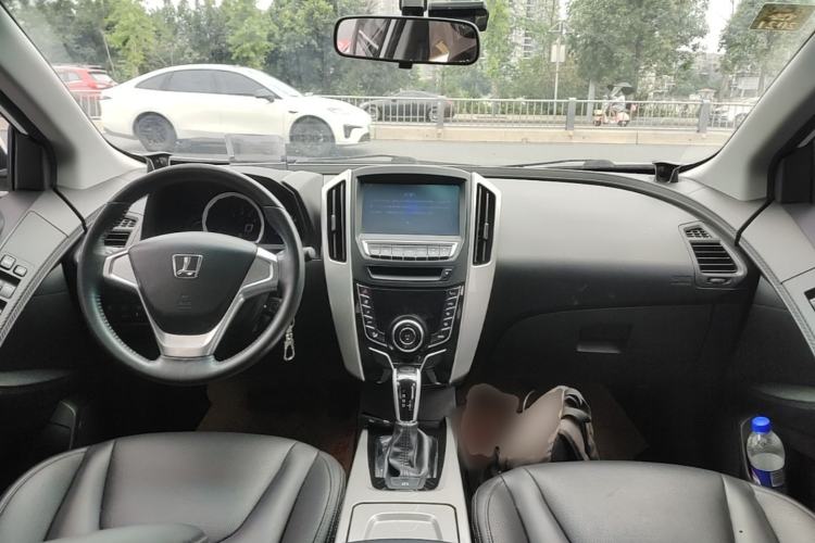 Used Luxgen U6 SUV 2015 1.8T Fashion Edition Center Console