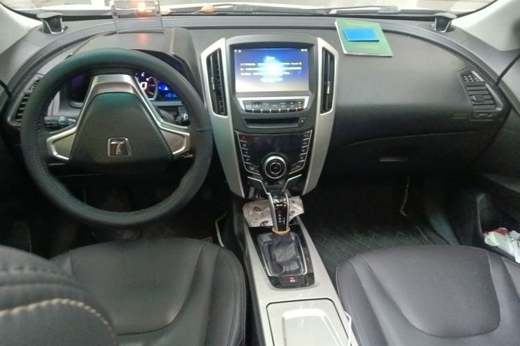 Used Luxgen U6 SUV 2015 1.8T Fashion Edition Center Console
