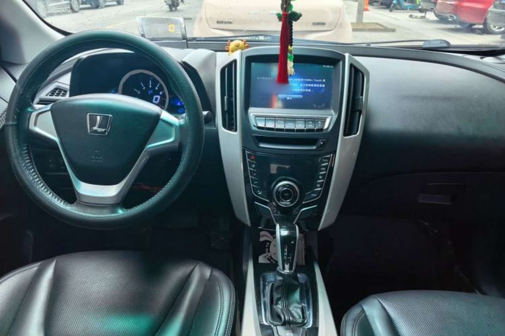 Used Luxgen U6 SUV 2015 1.8T Fashion Edition Center Console