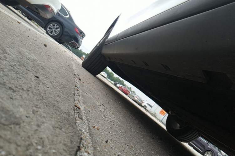 Used Luxgen U6 SUV 2015 1.8T ZhiZun Model Chassis Front Right