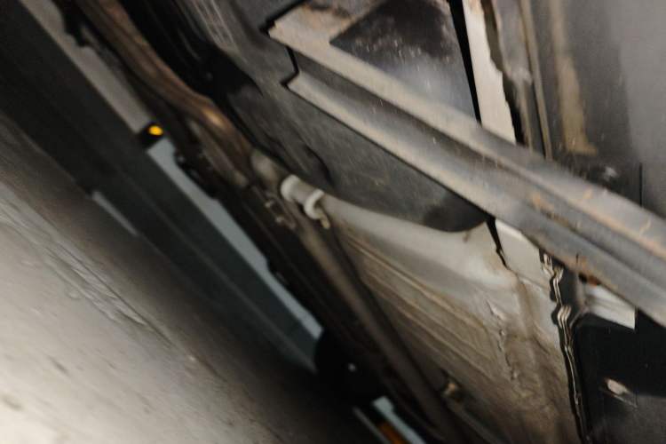 Used Luxgen U6 SUV 2015 1.8T ZhiZun Model Chassis Rear Right