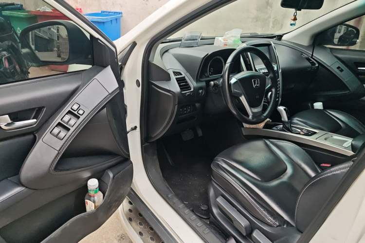 Used Luxgen U6 SUV 2015 1.8T Fashion Edition Driver Seat