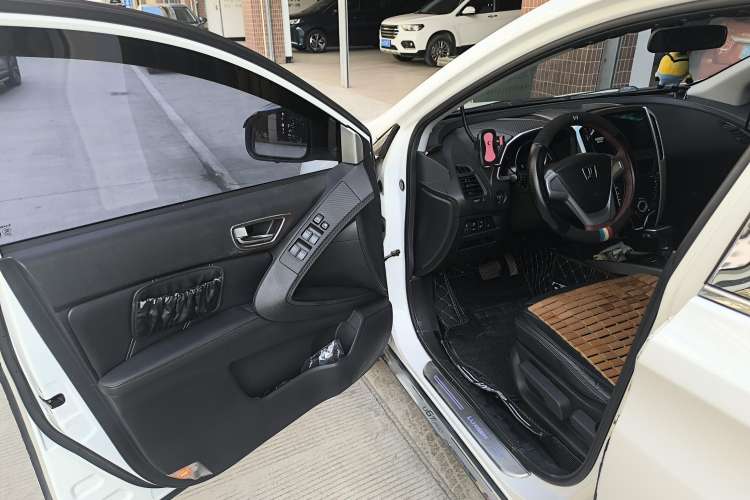 Used Luxgen U6 SUV 2015 1.8T New Innovation Upgrade Driver Seat