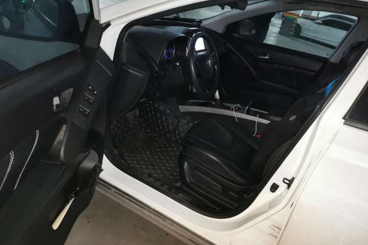Used Luxgen U6 SUV 2015 1.8T New Innovation Upgrade Driver Seat