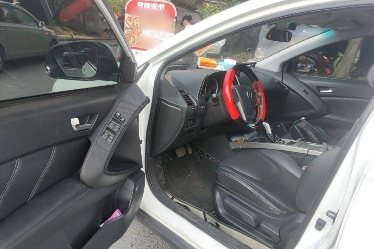 Used Luxgen U6 SUV 2015 1.8T Fashion Edition Driver Seat