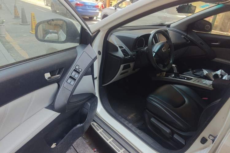 Used Luxgen U6 SUV 2015 1.8T New Creation Type Driver Seat