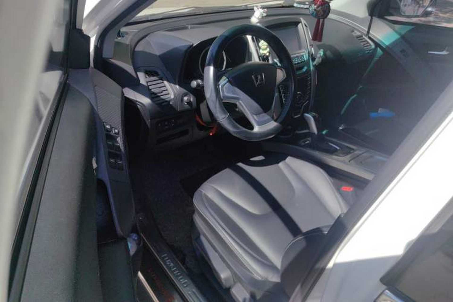 Used Luxgen U6 SUV 2015 1.8T Fashion Edition Driver Seat