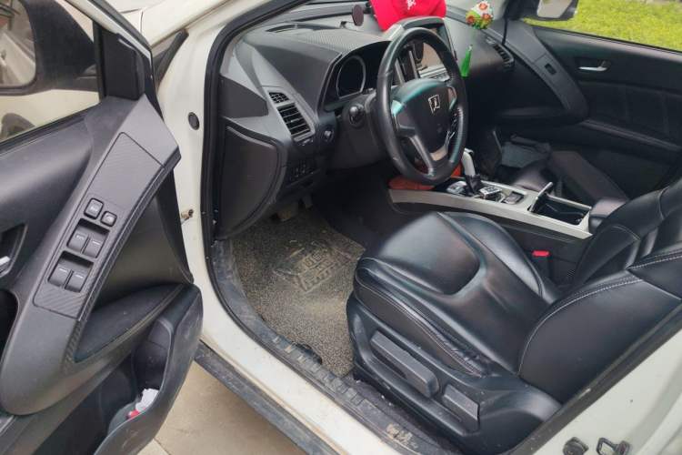 Used Luxgen U6 SUV 2015 1.8T Fashion Edition Driver Seat