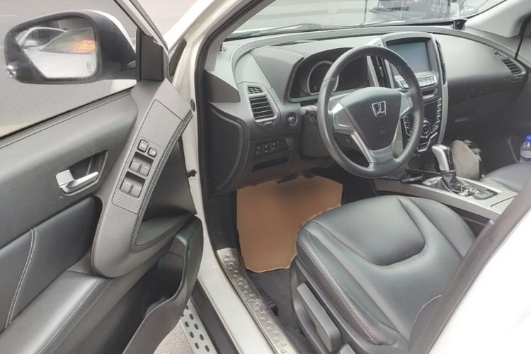 Used Luxgen U6 SUV 2015 1.8T Fashion Edition Driver Seat