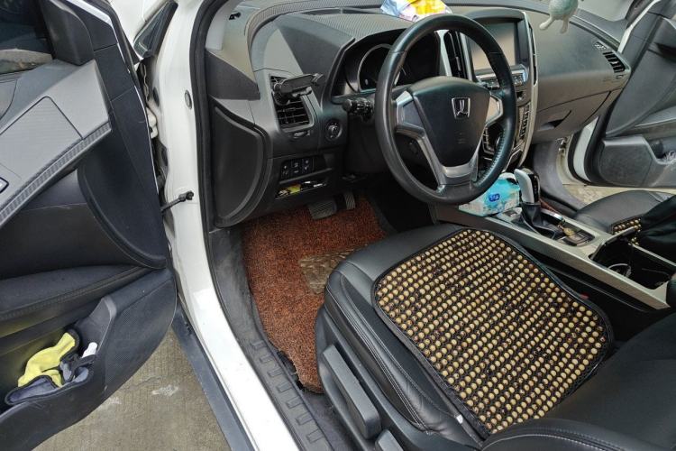 Used Luxgen U6 SUV 2015 1.8T Fashion Edition Driver Seat