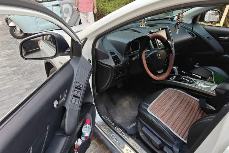 Used Luxgen U6 SUV 2015 1.8T Enhanced Charm Edition Driver Seat