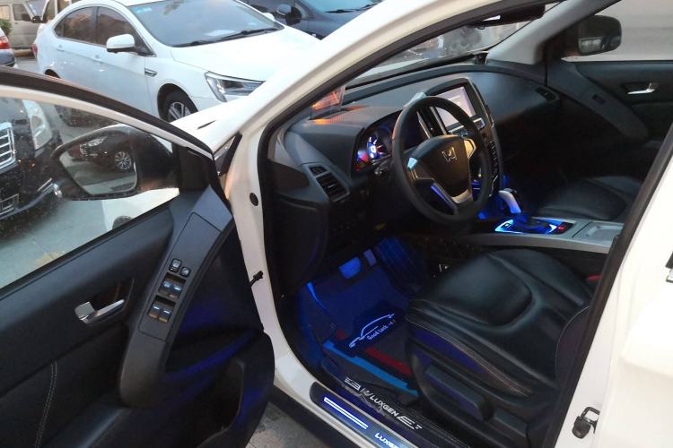 Used Luxgen U6 SUV 2015 1.8T Fashion Edition Driver Seat