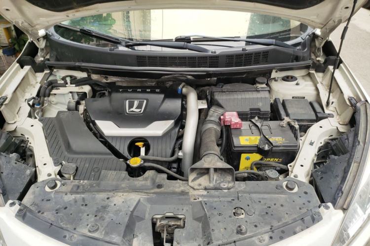 Used Luxgen U6 SUV 2015 1.8T ZhiZun Model Engine Bay
