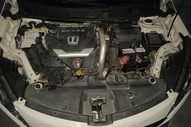 Used Luxgen U6 SUV 2015 1.8T ZhiZun Model Engine Bay
