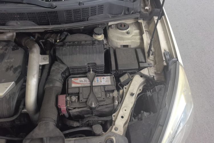 Used Luxgen U6 SUV 2015 1.8T ZhiZun Model Engine Bay Left