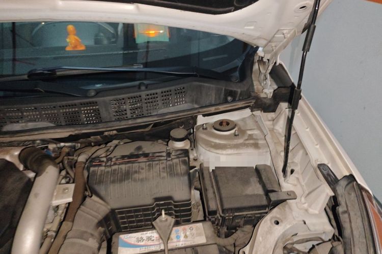 Used Luxgen U6 SUV 2015 1.8T ZhiZun Model Engine Bay Left