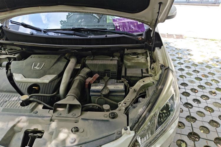 Used Luxgen U6 SUV 2015 1.8T Fashion Edition Engine Bay Left