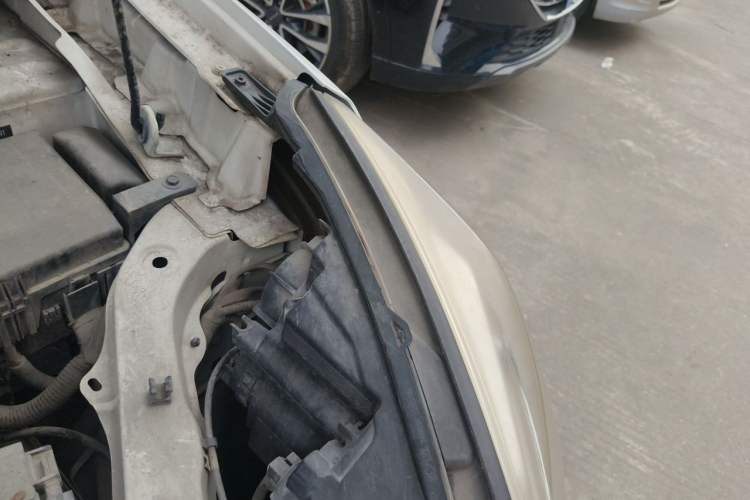 Used Luxgen U6 SUV 2015 1.8T ZhiZun Model Engine Bay Left
